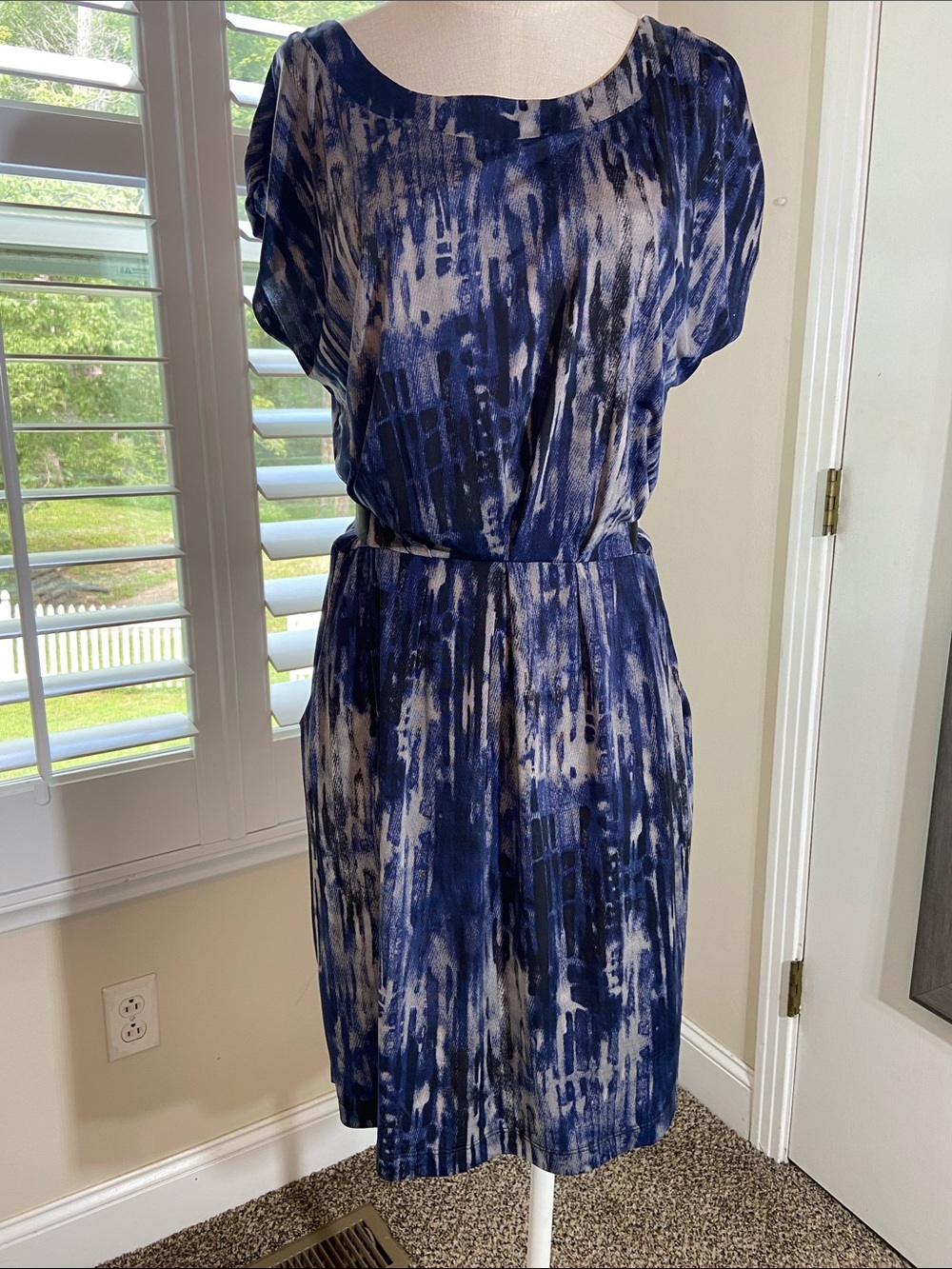 Bebop Abstract Dress Size M Blue Black Gray Zip Back Tie Waist Feminine Edgy